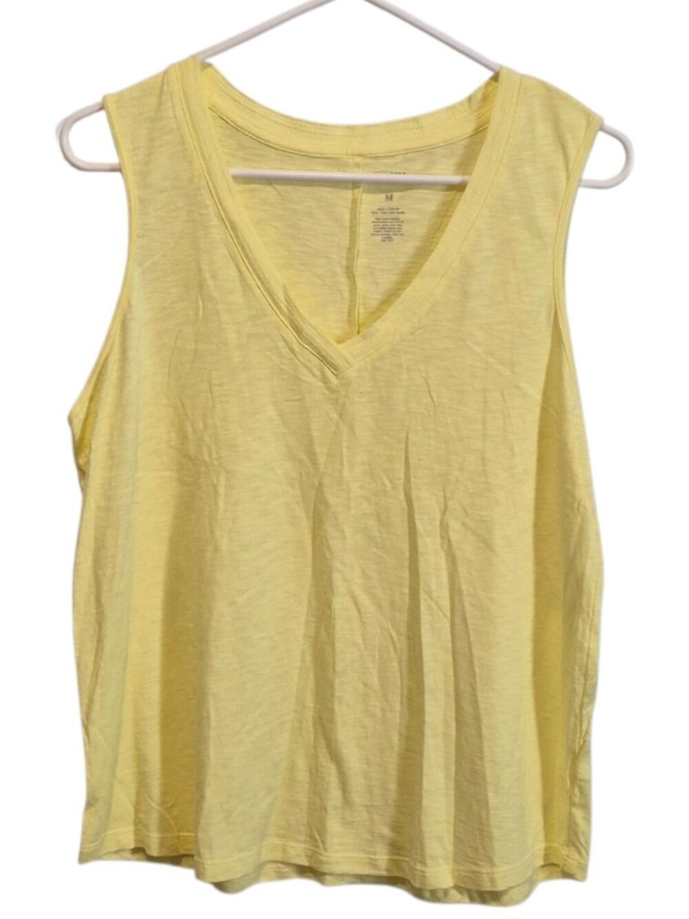 Sonoma Size Medium, The Everyday Tee, Desire Yellow Short Sleeve V Neck